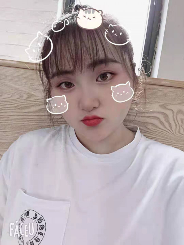 微胖有肉高性价比妹子